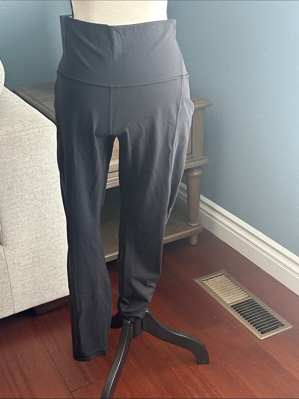 Lululemon Align High-Rise pant with pockets 25” size 10